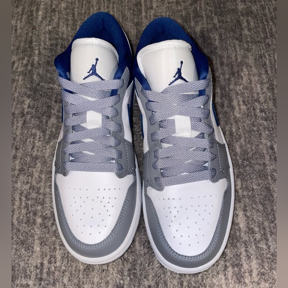 WMNS AIR JORDAN 1 LOW - Picture 4 of 5